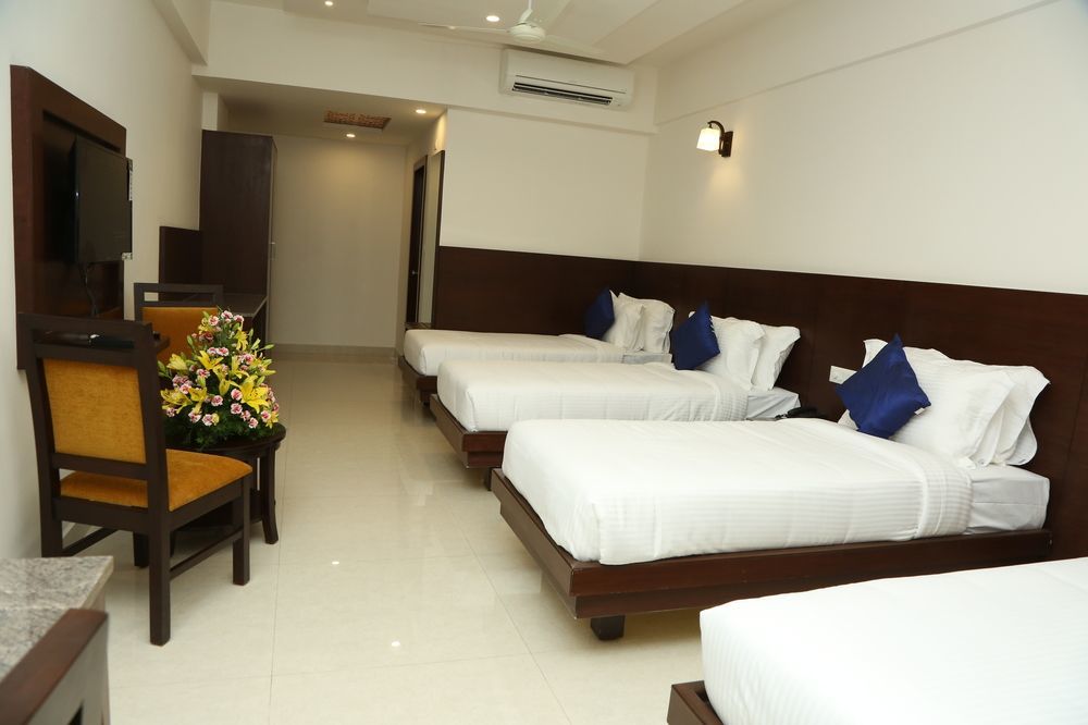 I V Sanctum Hotel Bangalore Bagian luar foto