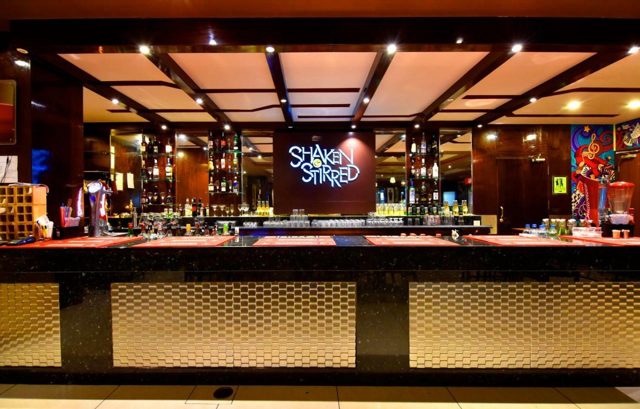 I V Sanctum Hotel Bangalore Bagian luar foto