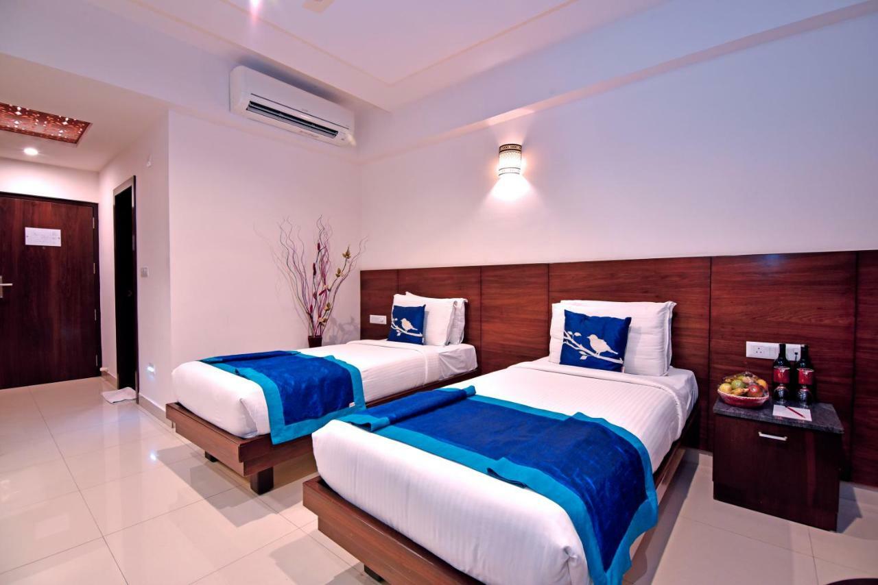 I V Sanctum Hotel Bangalore Bagian luar foto