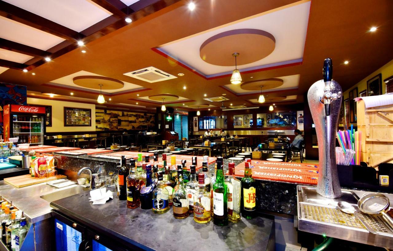 I V Sanctum Hotel Bangalore Bagian luar foto